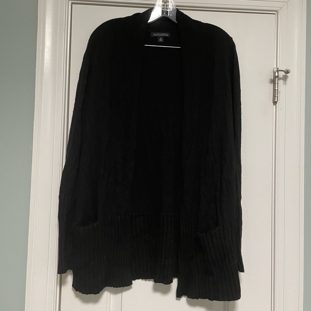 Banana republic luxury cashmere blend sweater size medium with pockets